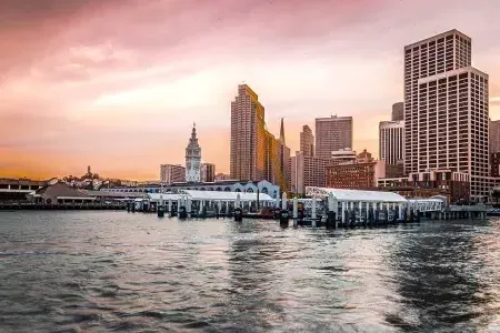 的 Ferry Building at Sunset from the bay.